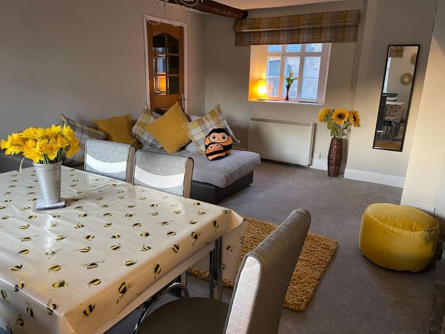 Yew Tree Cottage, 3 Bedroom, 4 Church Row Defynnog Devynock المظهر الخارجي الصورة