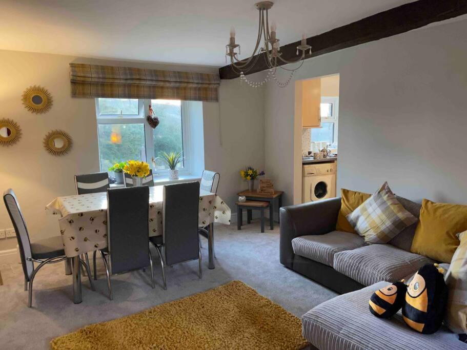 Yew Tree Cottage, 3 Bedroom, 4 Church Row Defynnog Devynock المظهر الخارجي الصورة